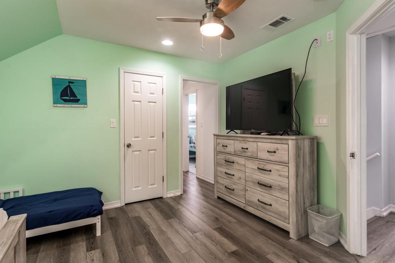 Strand Castle - Gulf Front! An Ideal Layout With Game Room, Small Private Pool, And Roof Top Crow'S Nest! Home Dauphin Island Dış mekan fotoğraf